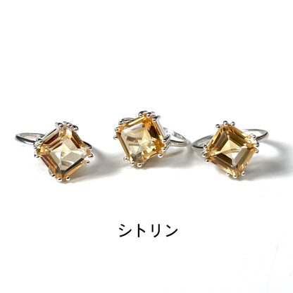 Square design ring 1