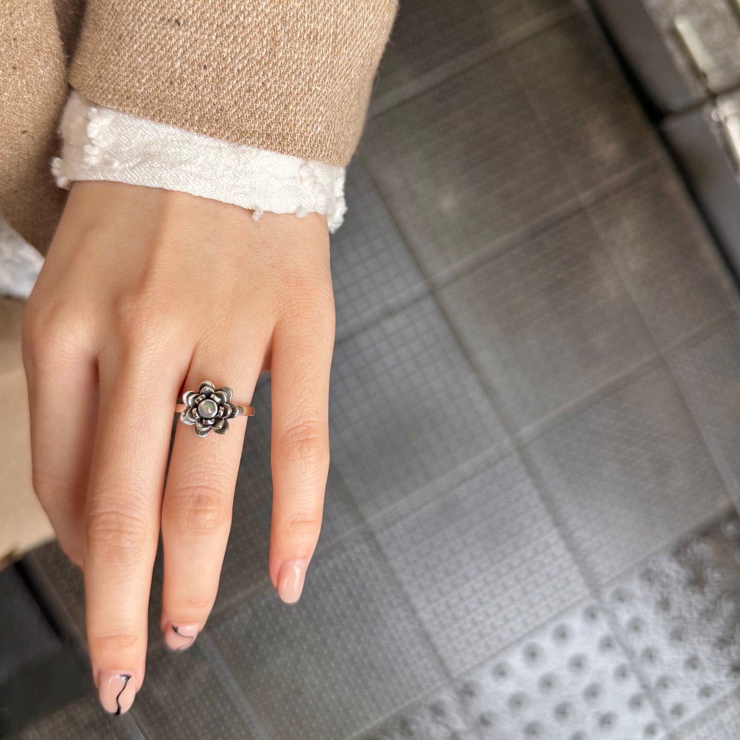Flower design ring 10