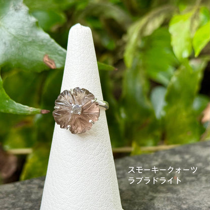 Flower carving ring