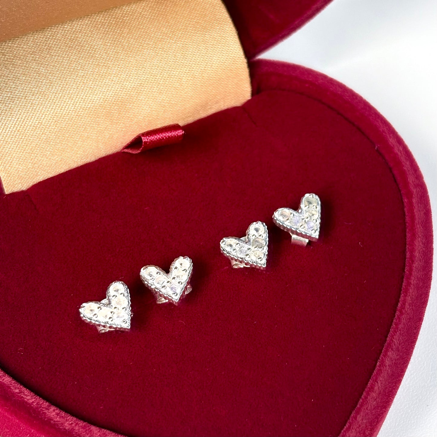 Heart design pierce 1
