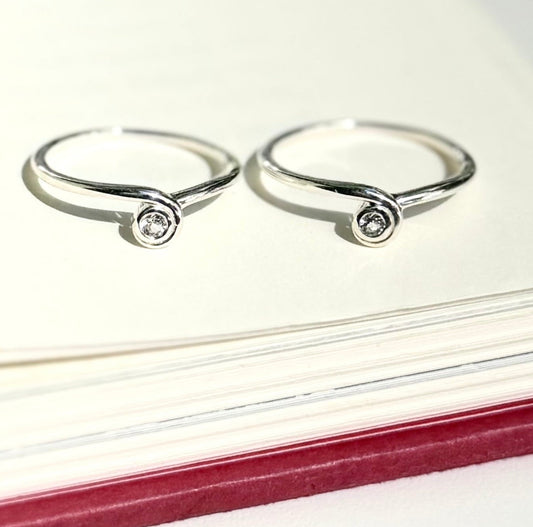 White topaz ring 9