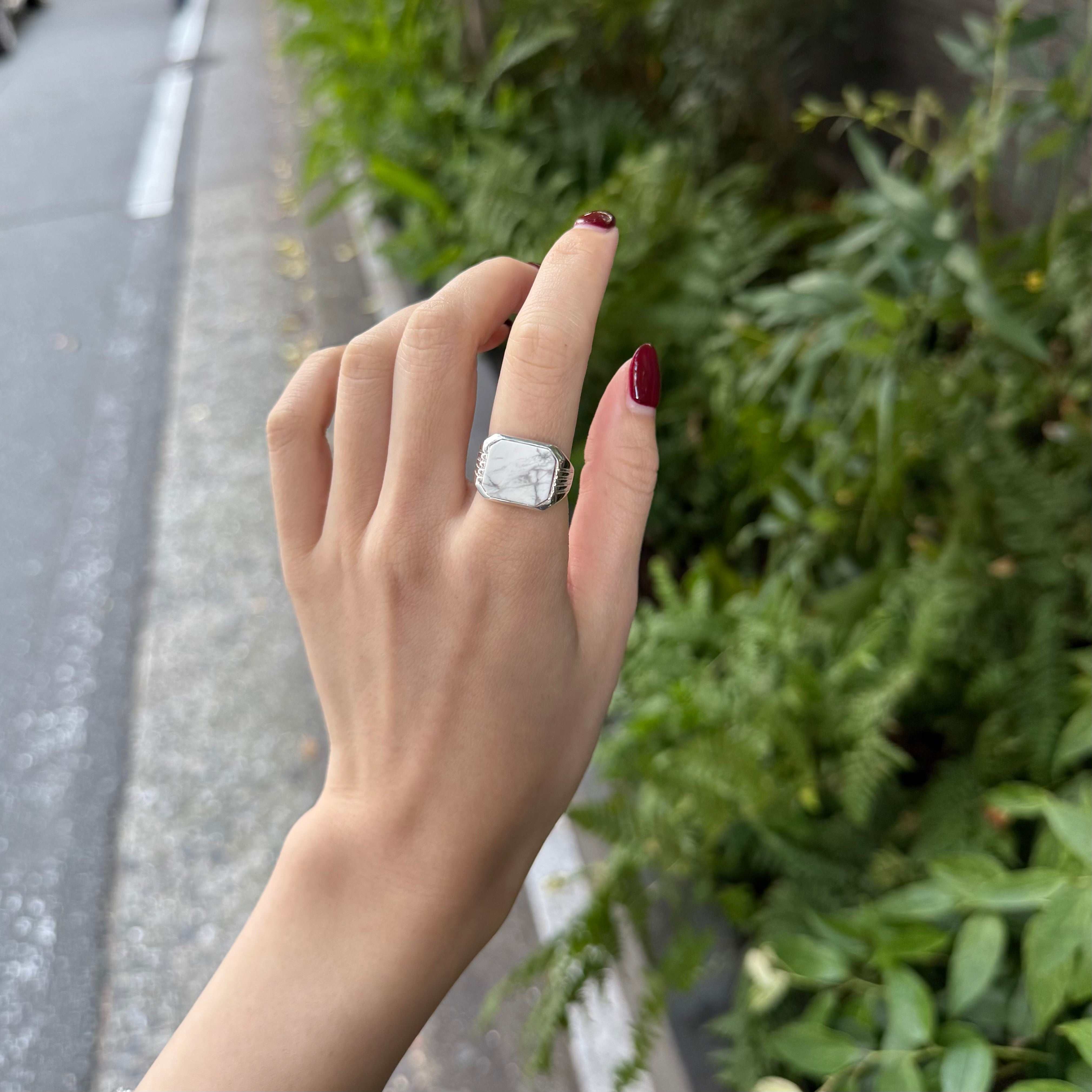 Square design ring 2 – Biju mam
