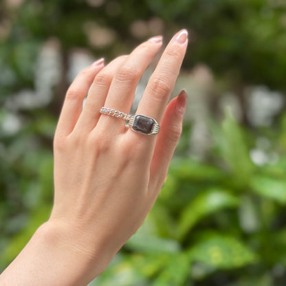 Square design ring 3