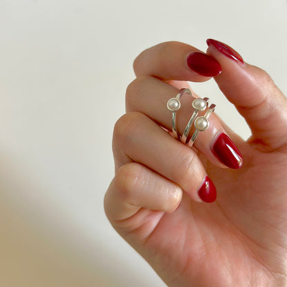 Pearl petit ring