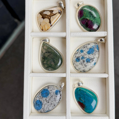 Big stone charm