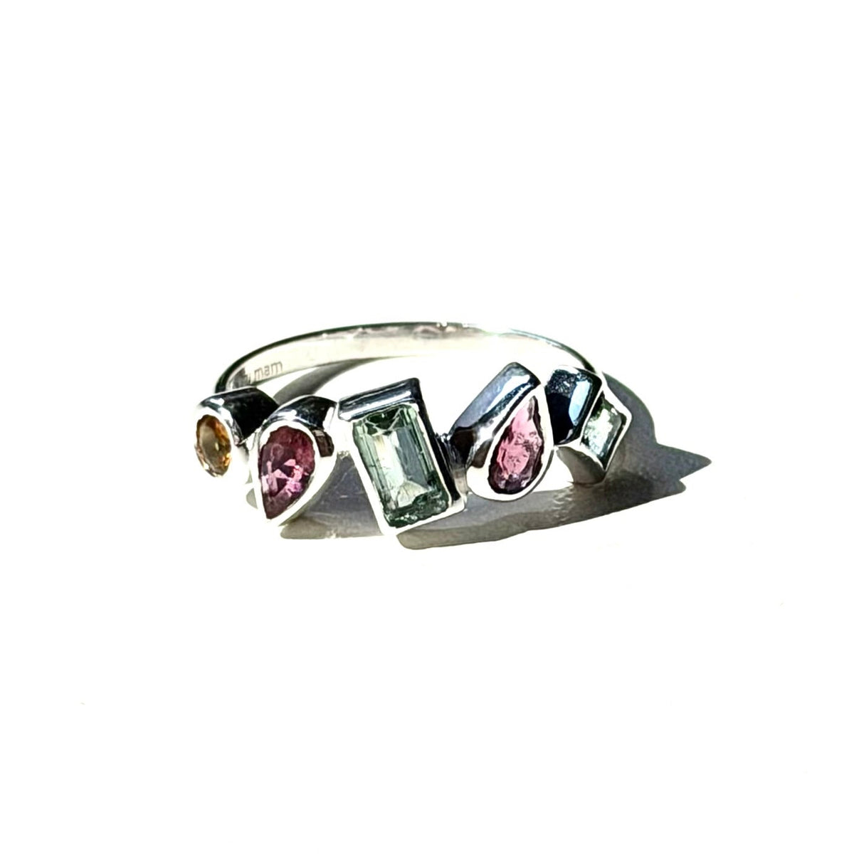 5stone ring 1