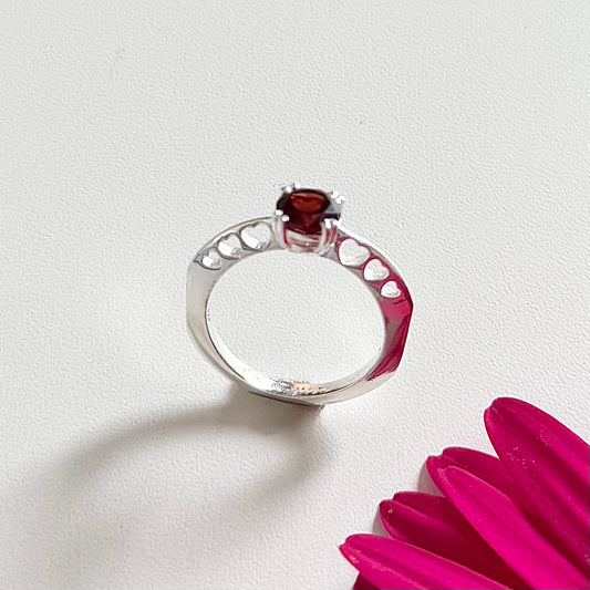 Heart design ring 〈Garnet〉