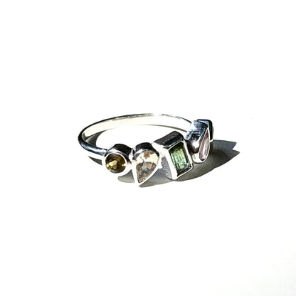 5stone ring 1