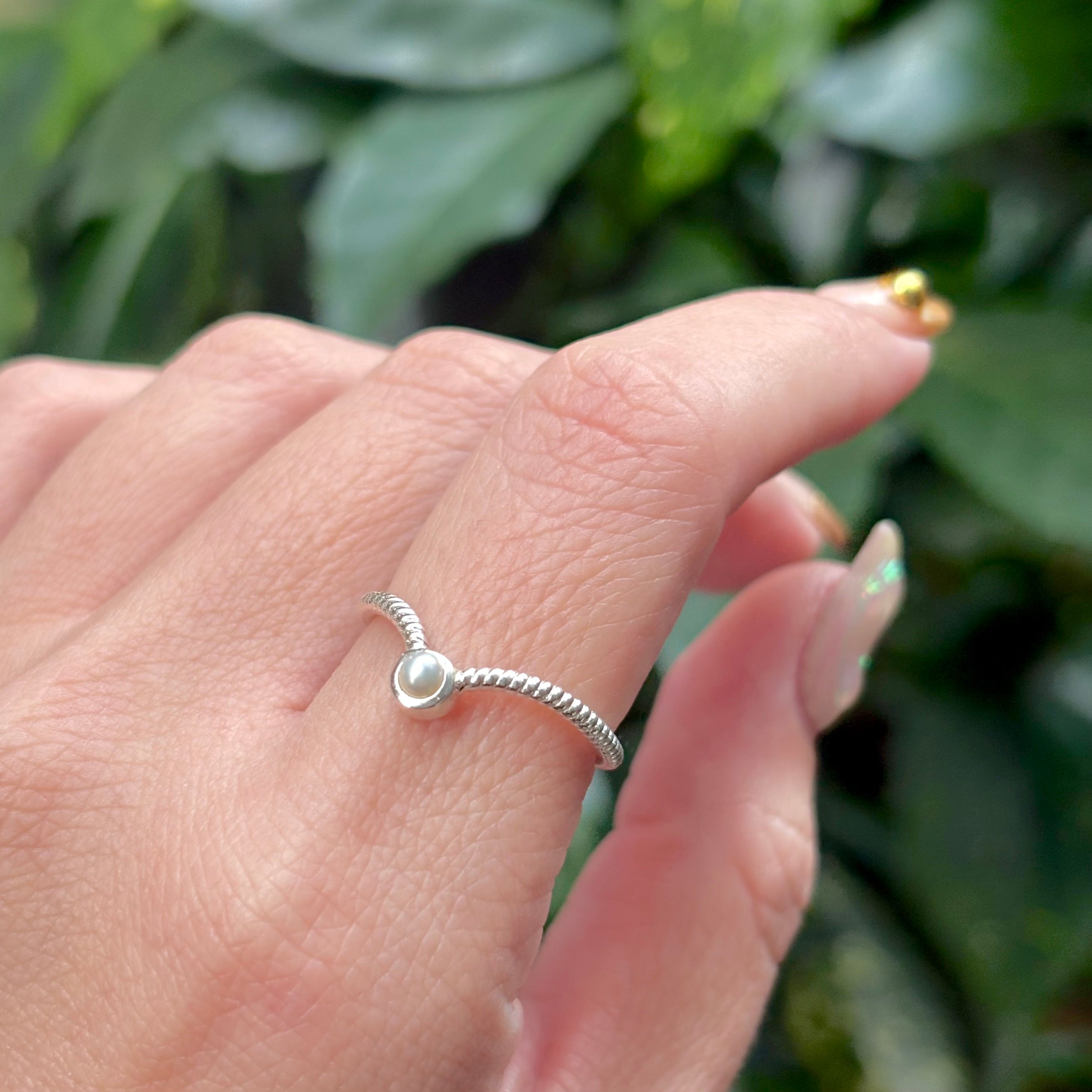 V design ring 2 – Biju mam