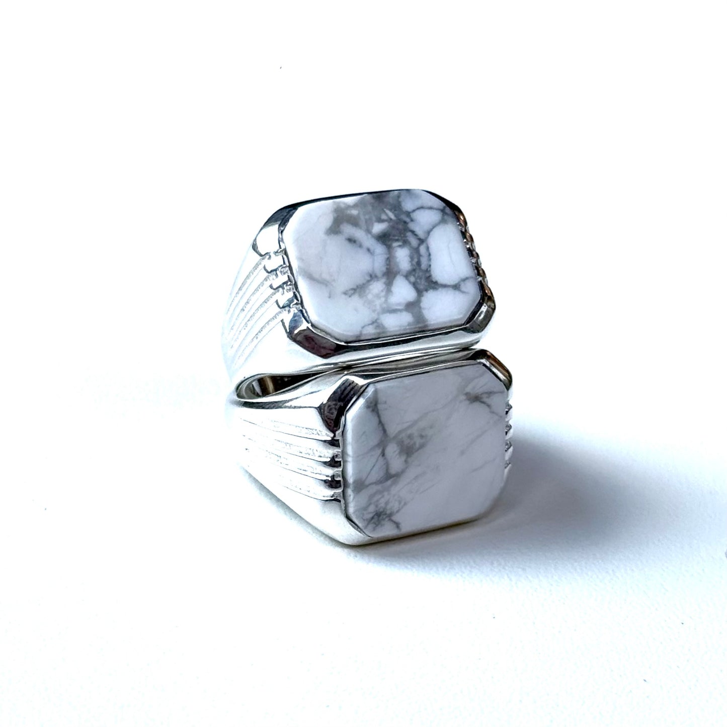 Square design ring 2