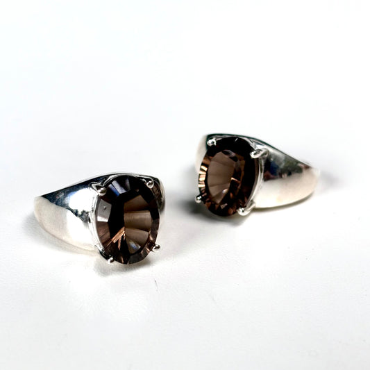 Concave cut ring