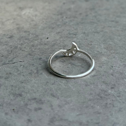 Moon plain ring 8