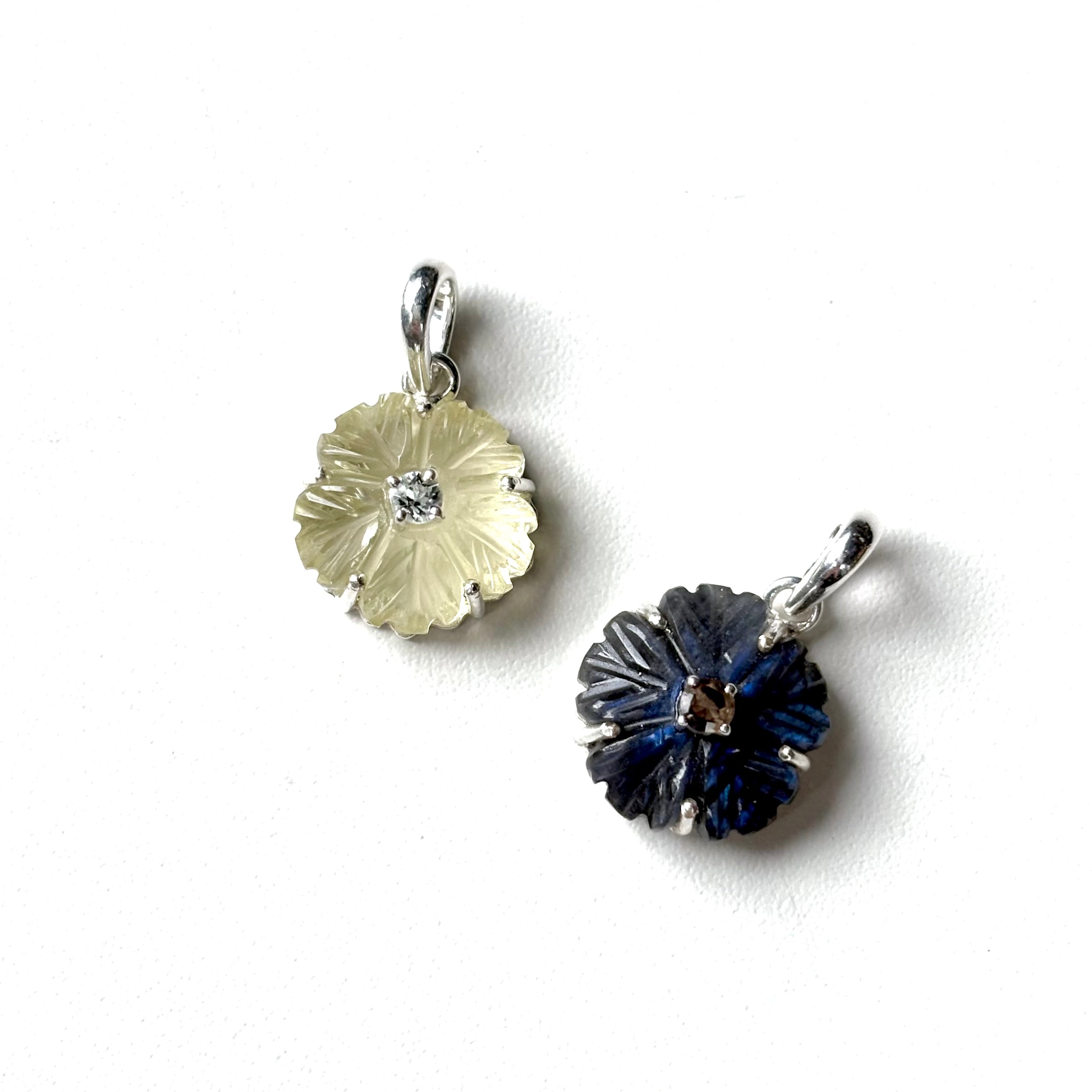 慧*プ様 アクセサリー　まとめて　4キロ Flower carved charm – Biju mam