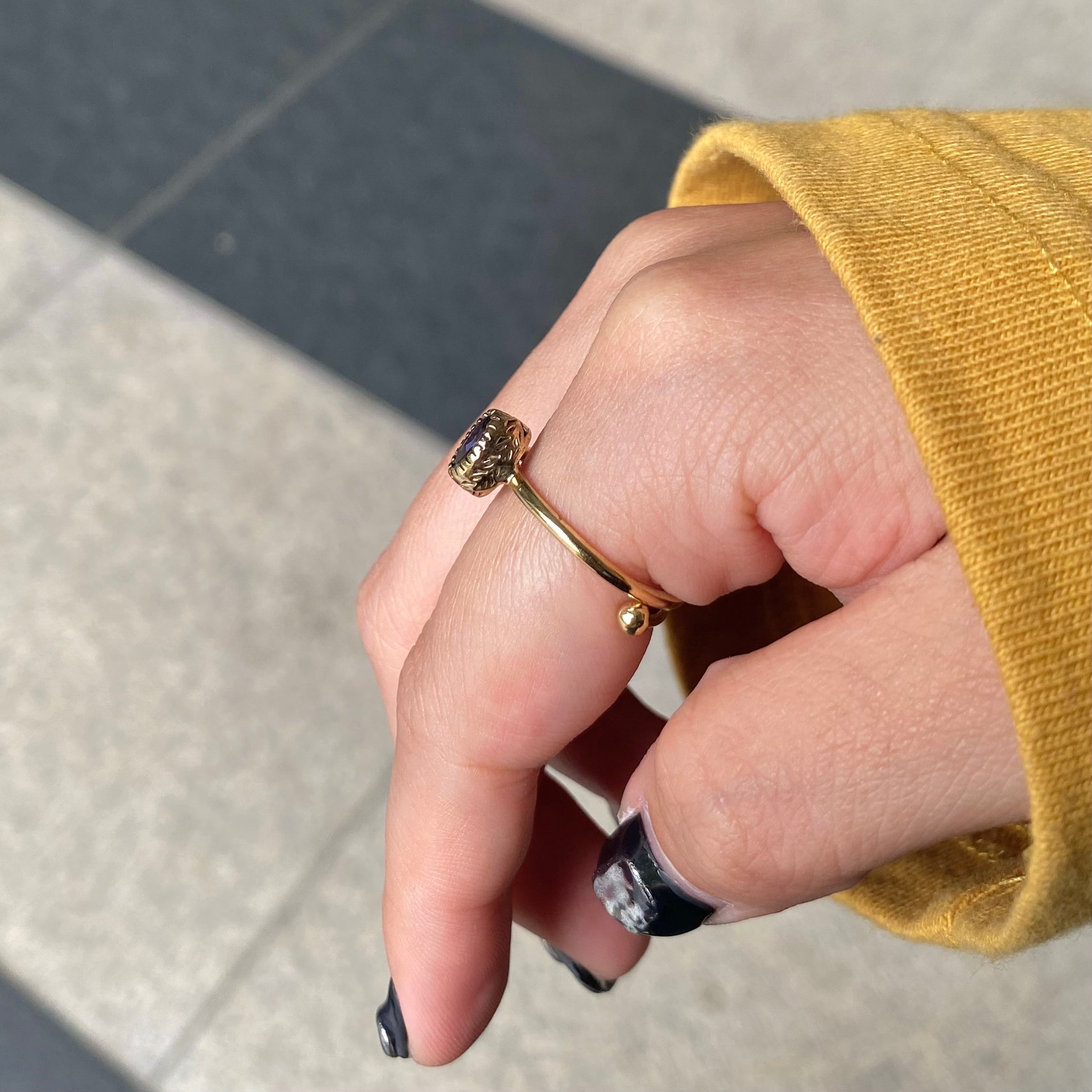 Brass petit ring〈blue〉 – Biju mam