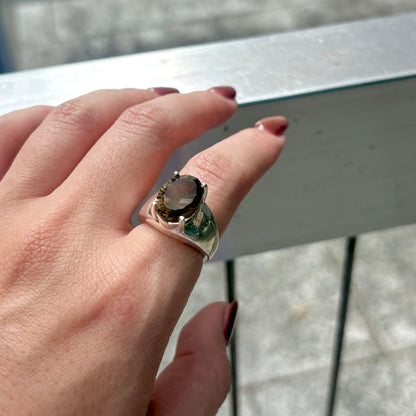 Concave cut ring