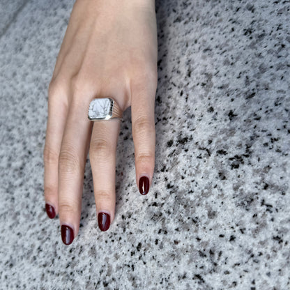 Square design ring 2