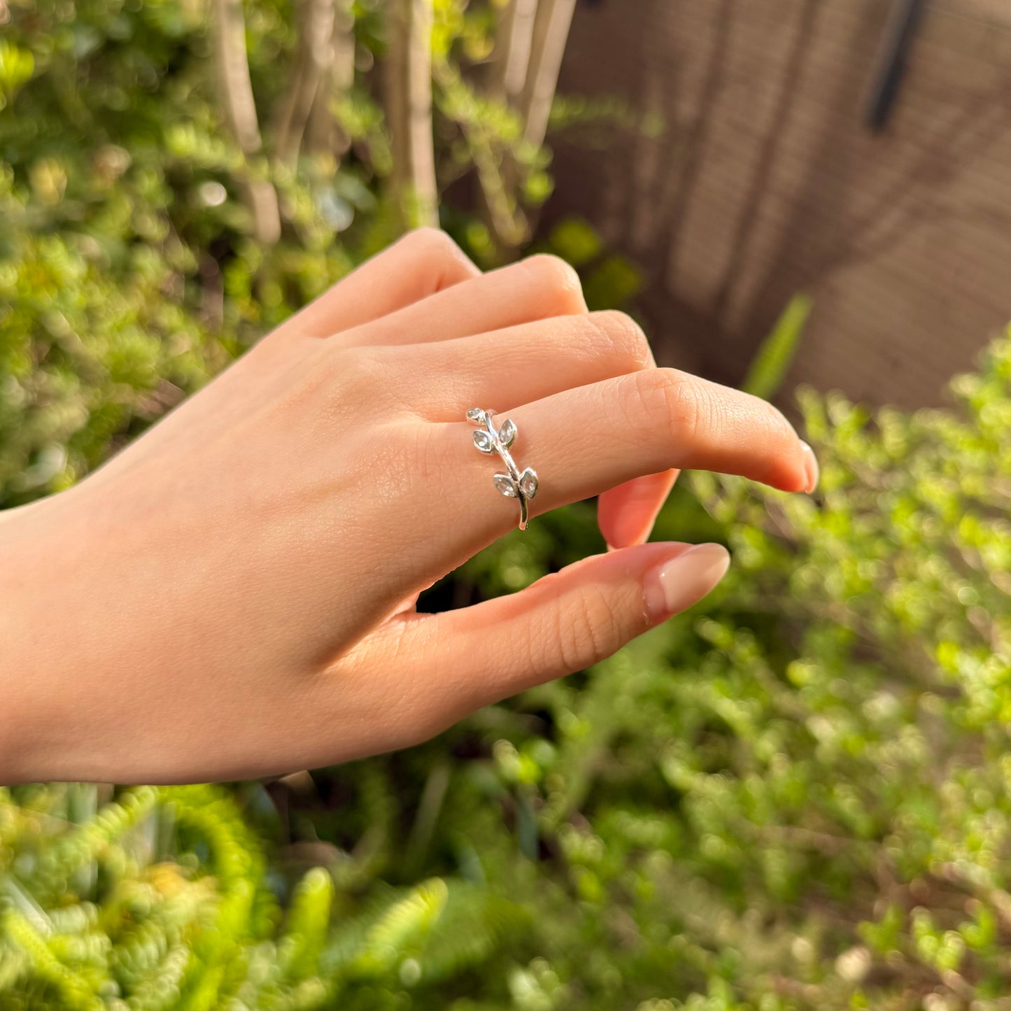 Leaf design ring