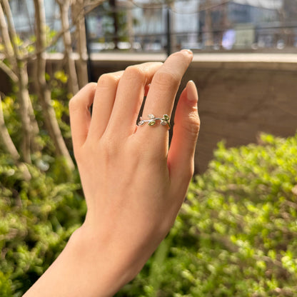 Leaf design ring