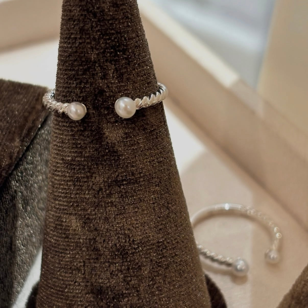 Pearl design ring 8