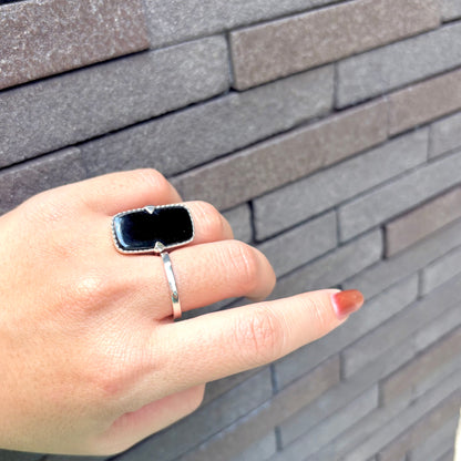 Big stone design ring 3