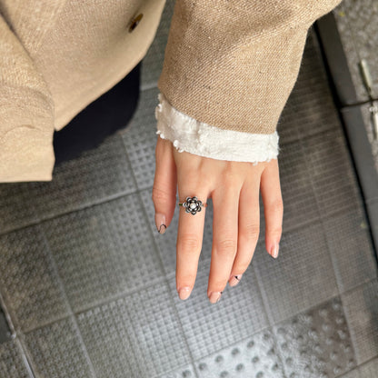 Flower design ring 10