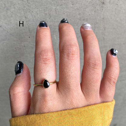 Brass petit  ring〈gray/black〉