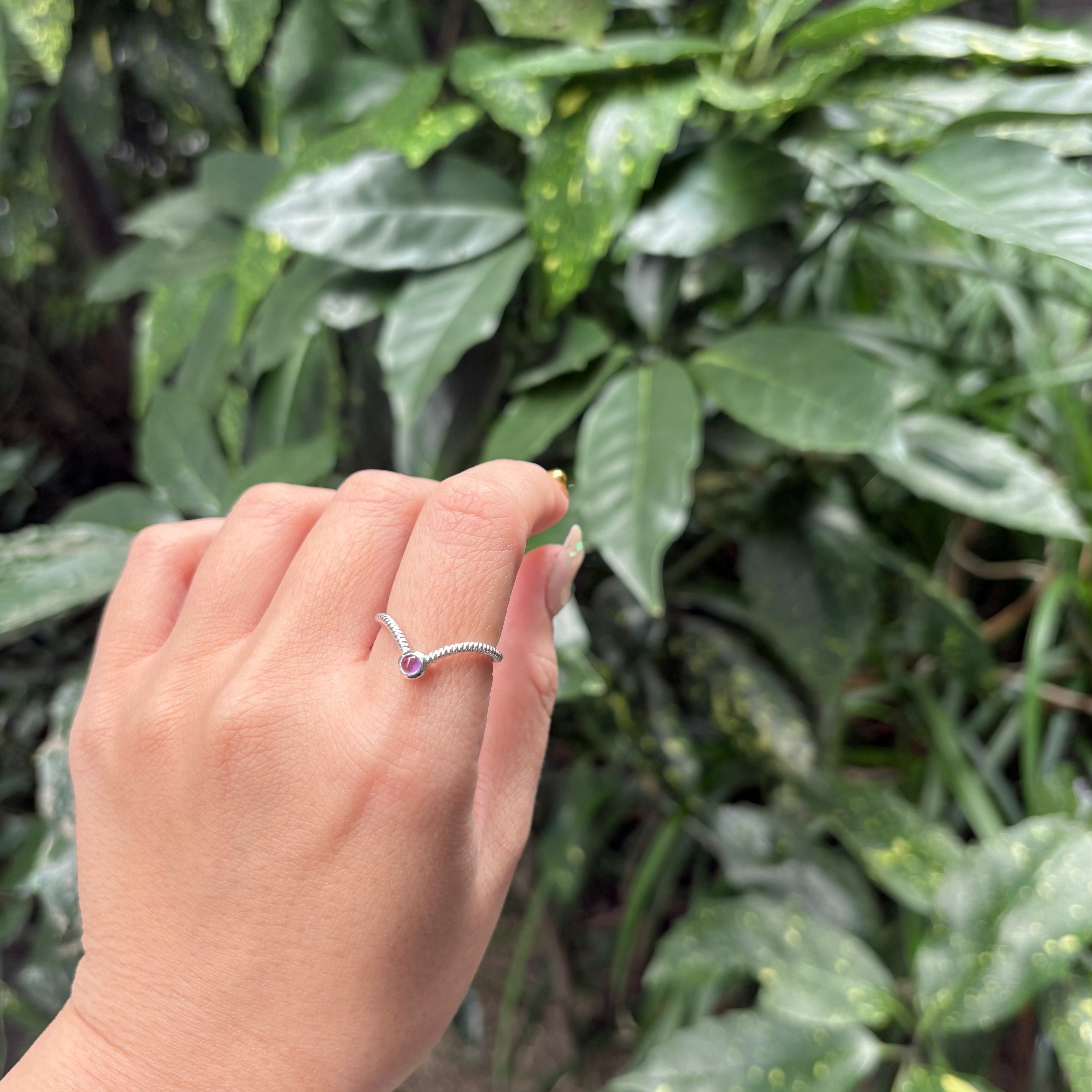 V design ring 2 – Biju mam