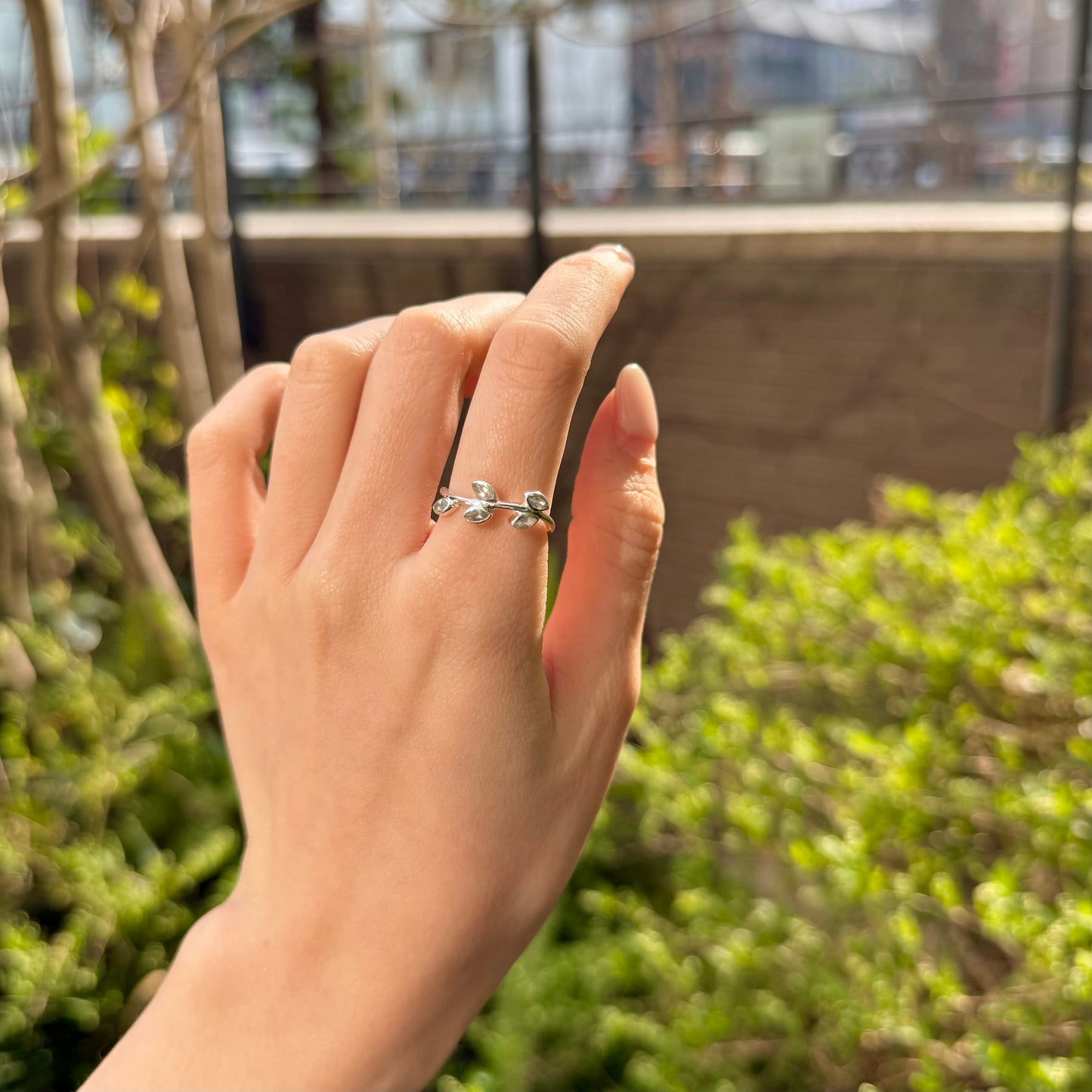 Leaf design ring