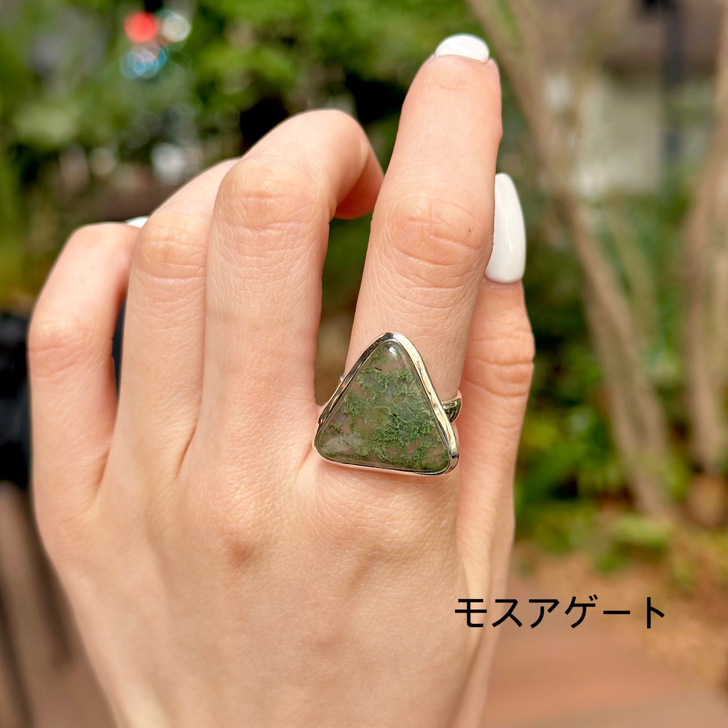 Triangle stone ring