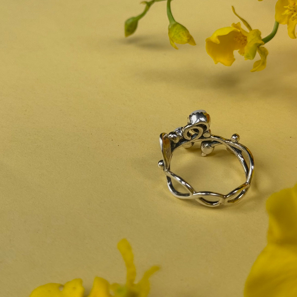 Pearl design ring 10