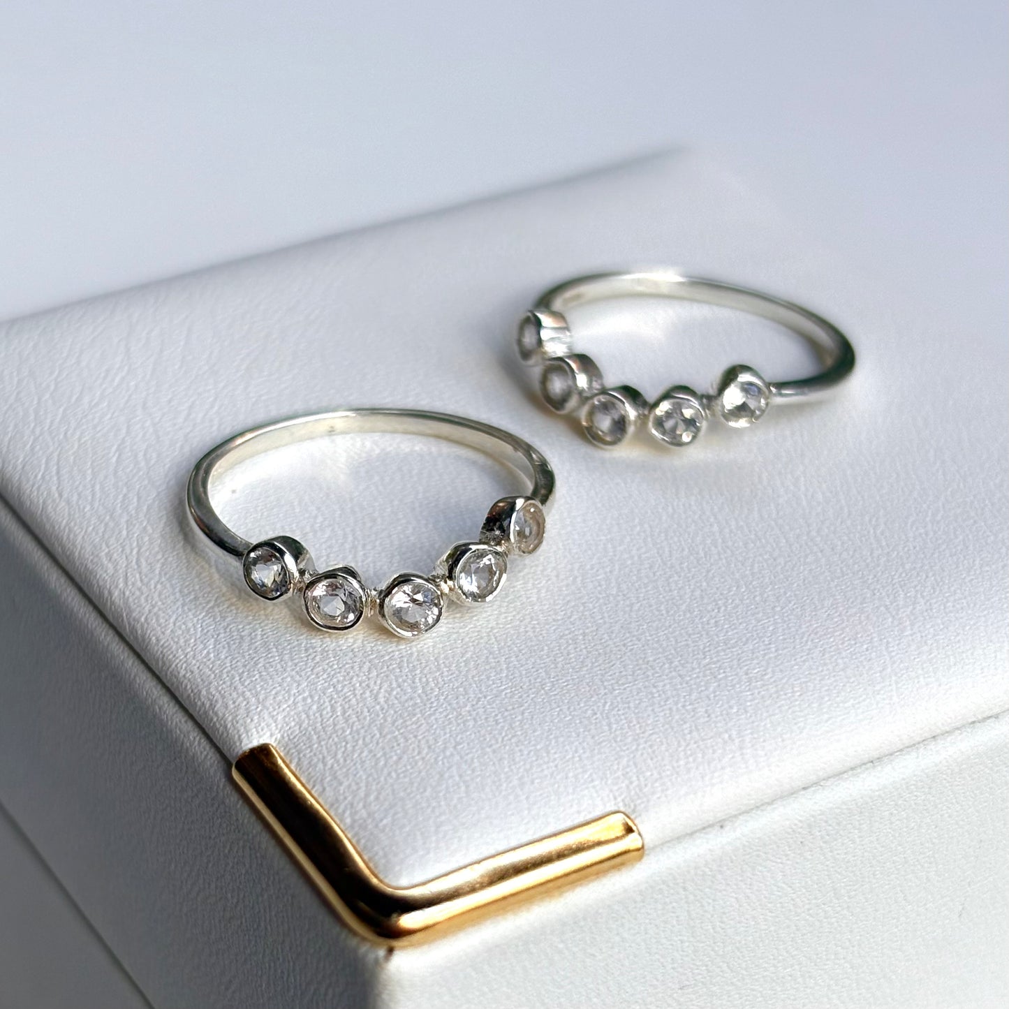 5stone ring 3