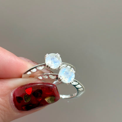 Heart design ring 〈Rainbow moon stone〉