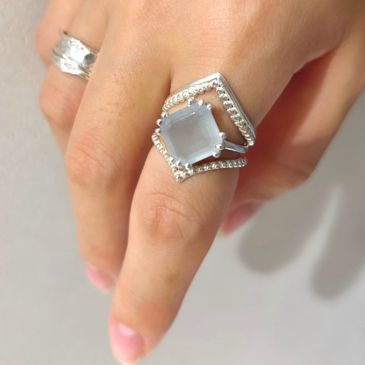 Square design ring 1 – Biju mam