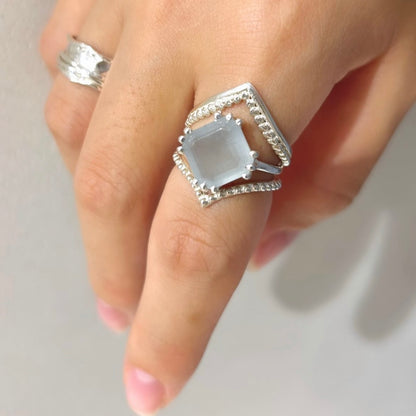 Square design ring 1