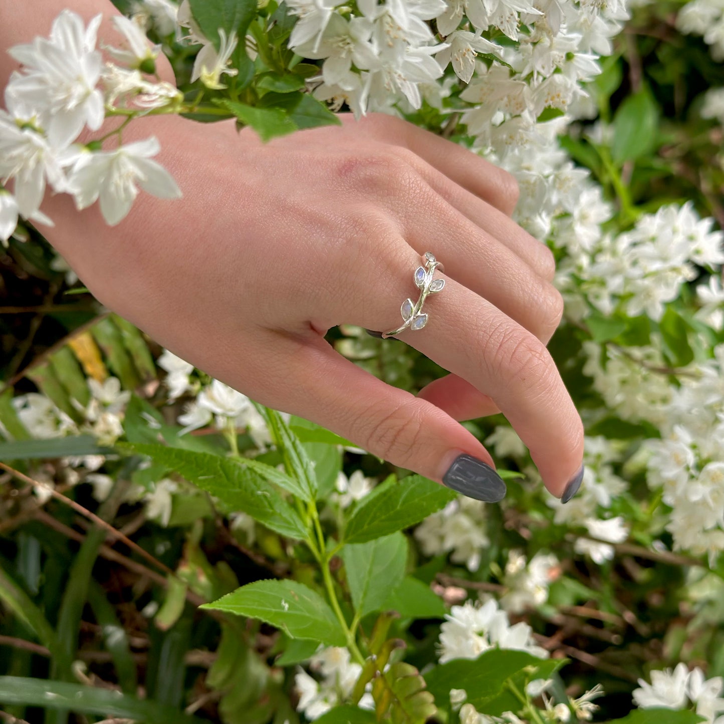 Leaf design ring