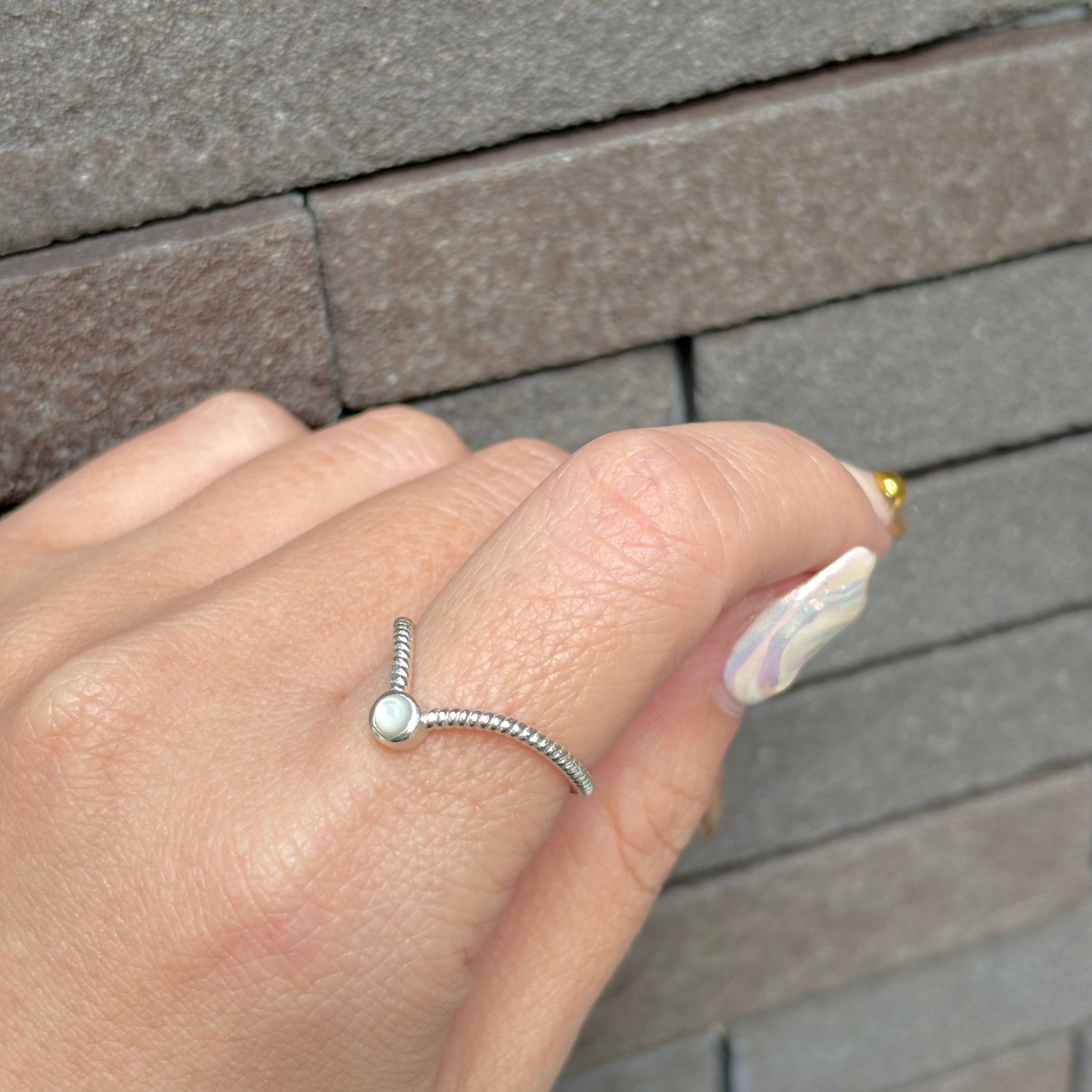 V design ring 2 – Biju mam
