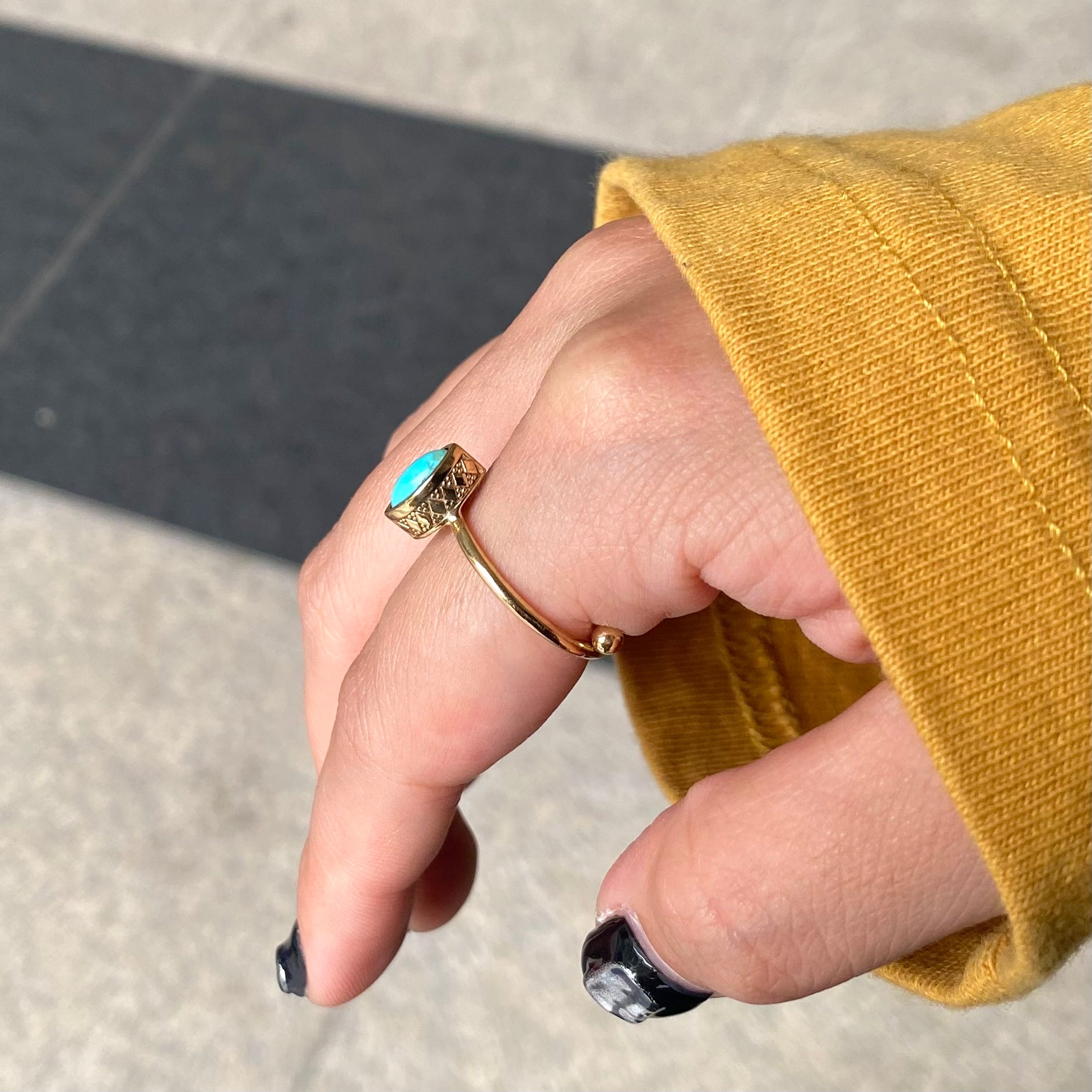 Brass petit ring〈blue〉 – Biju mam