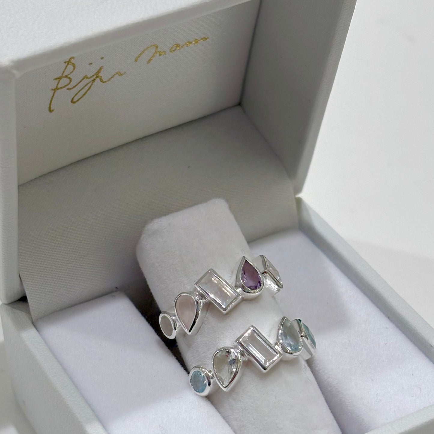 5stone ring 4