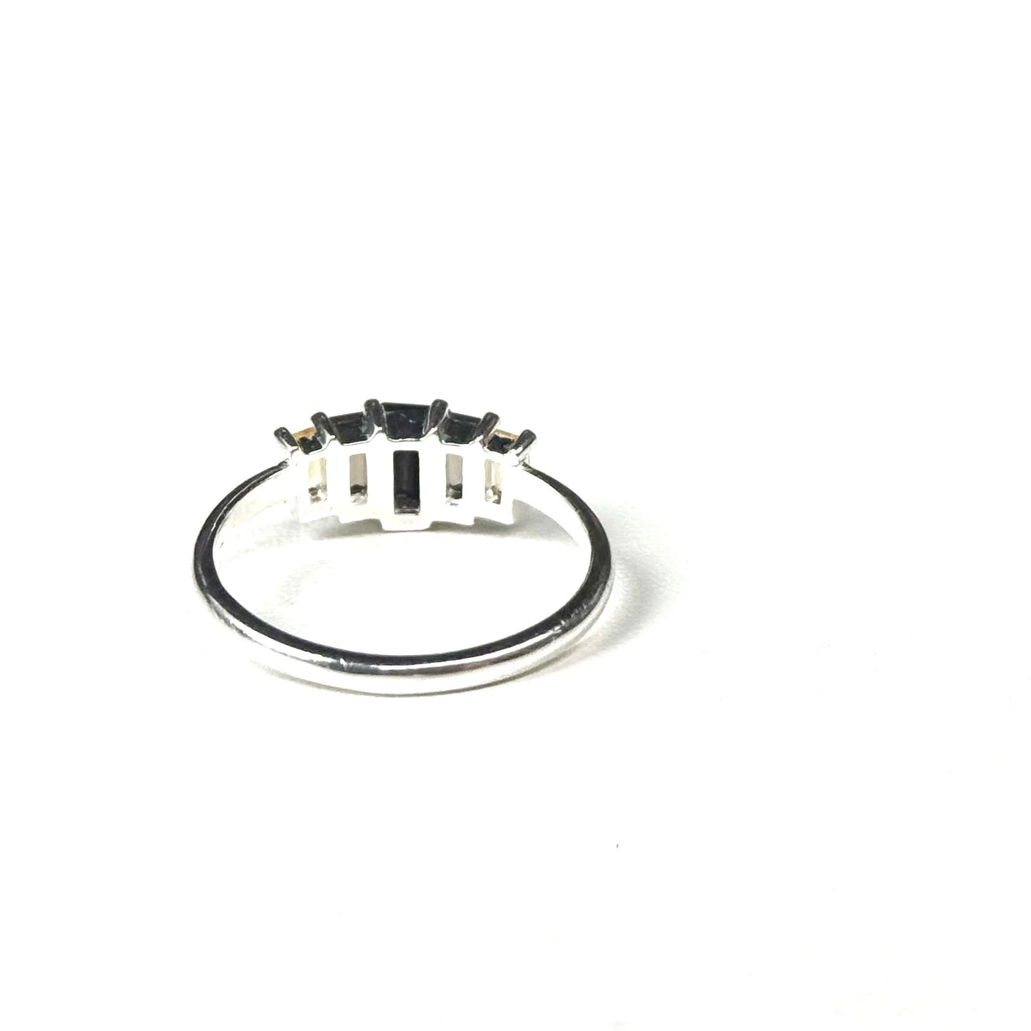 5stone ring 6