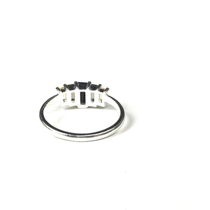 5stone ring 6