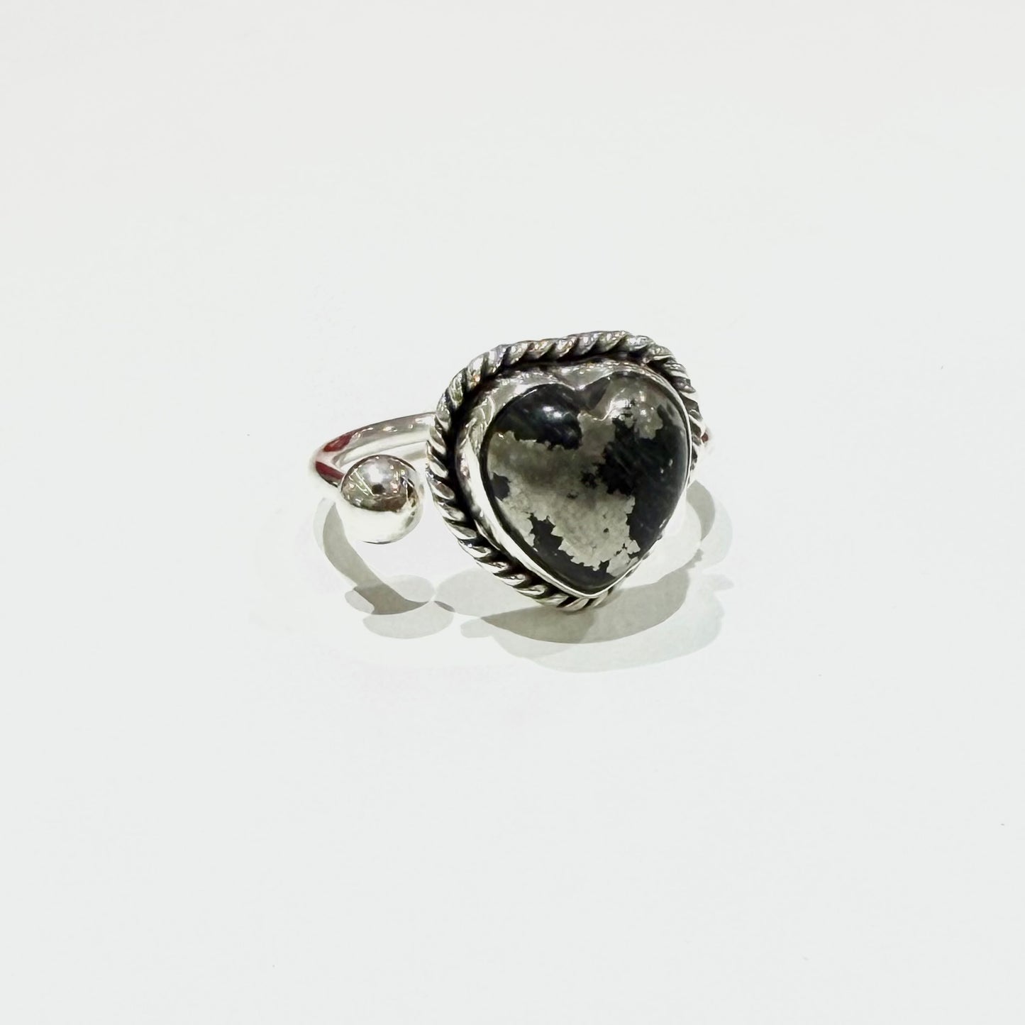 Heart design ring 7