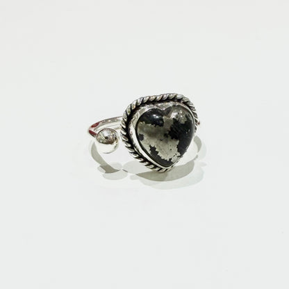 Heart design ring 7