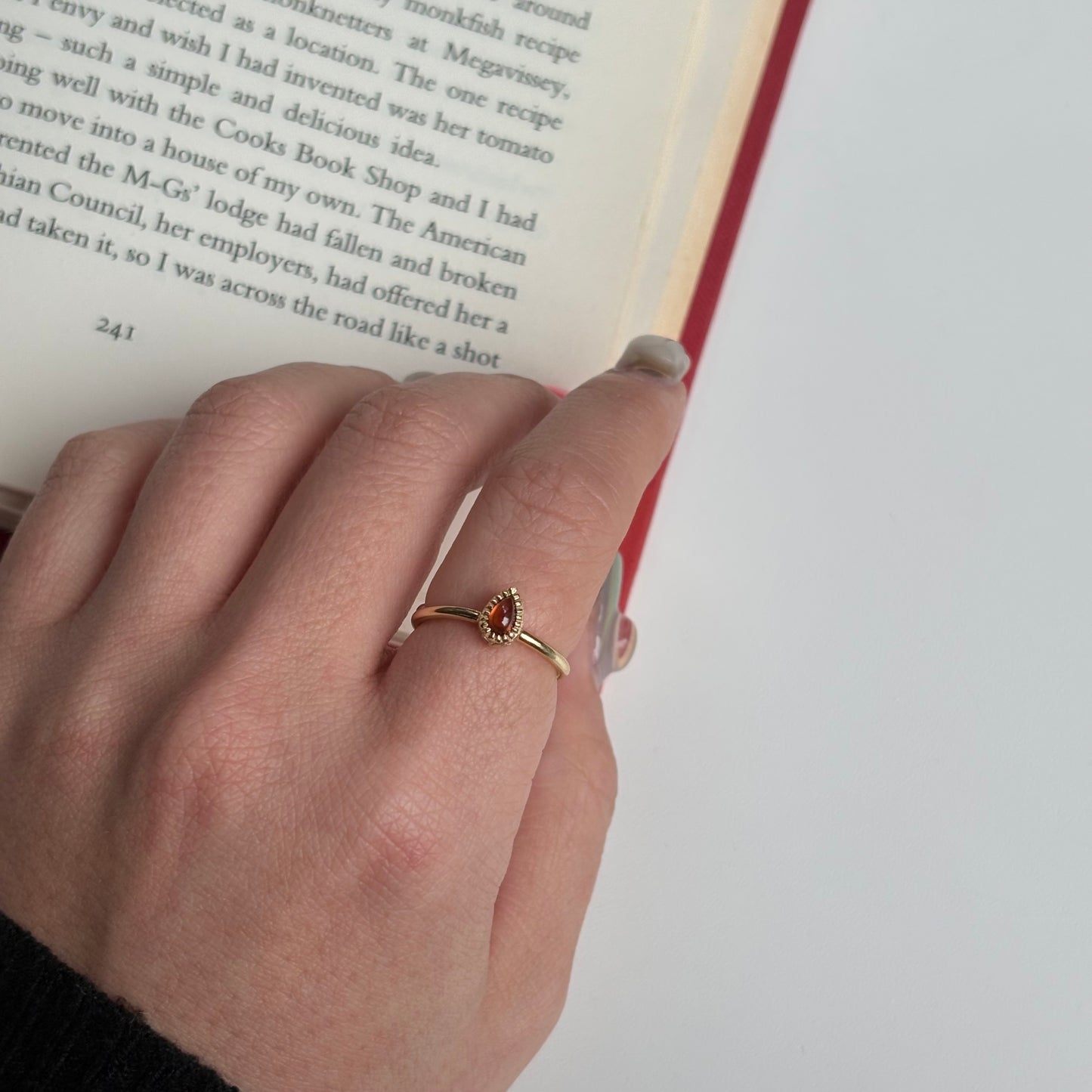 Brass petit ring〈Garnet〉