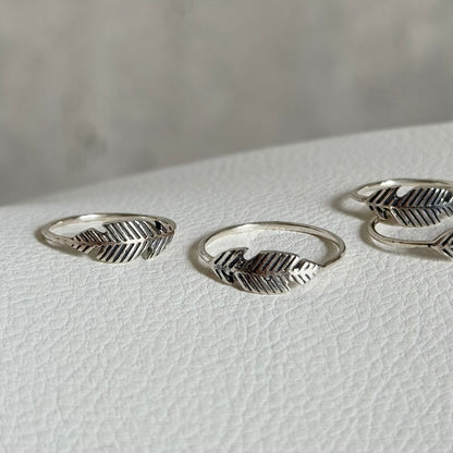 Feather plain ring