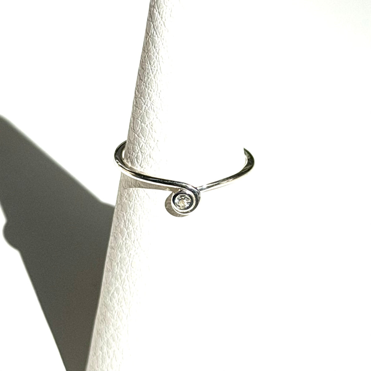 White topaz ring 9