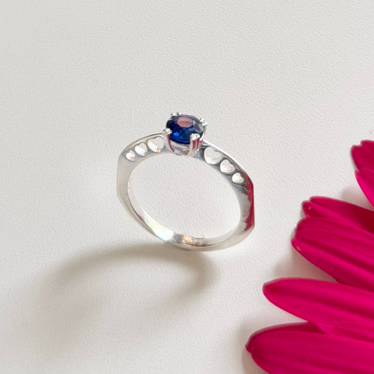 Heart design ring 〈Kyanite〉