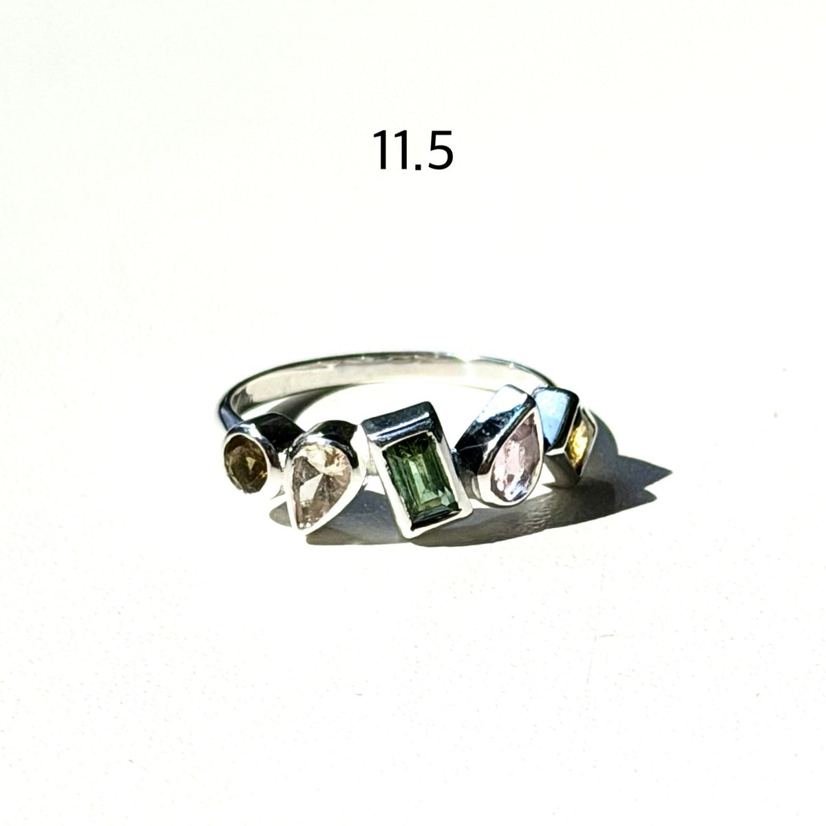 5stone ring 1
