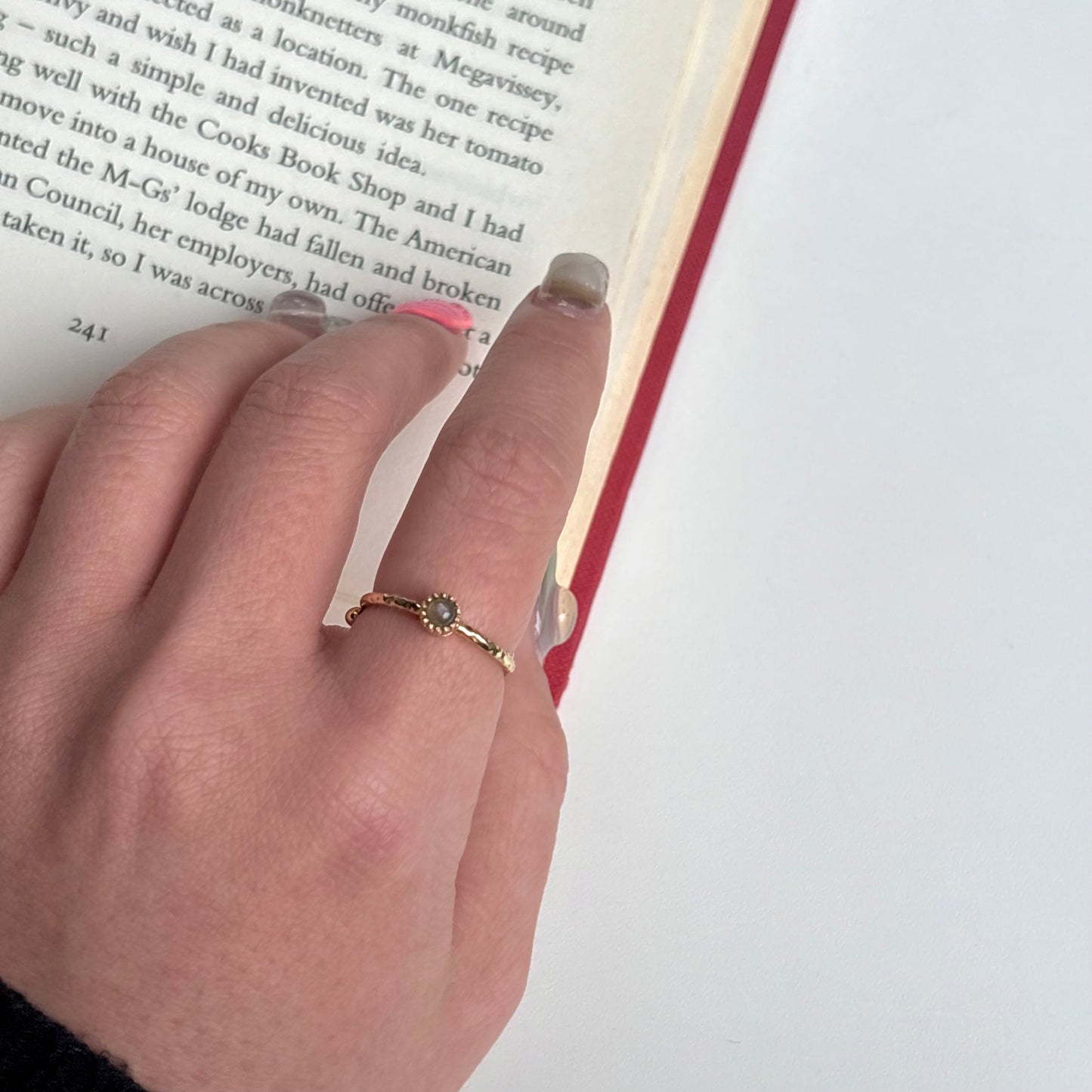 Brass petit ring〈Purple Labradorite〉