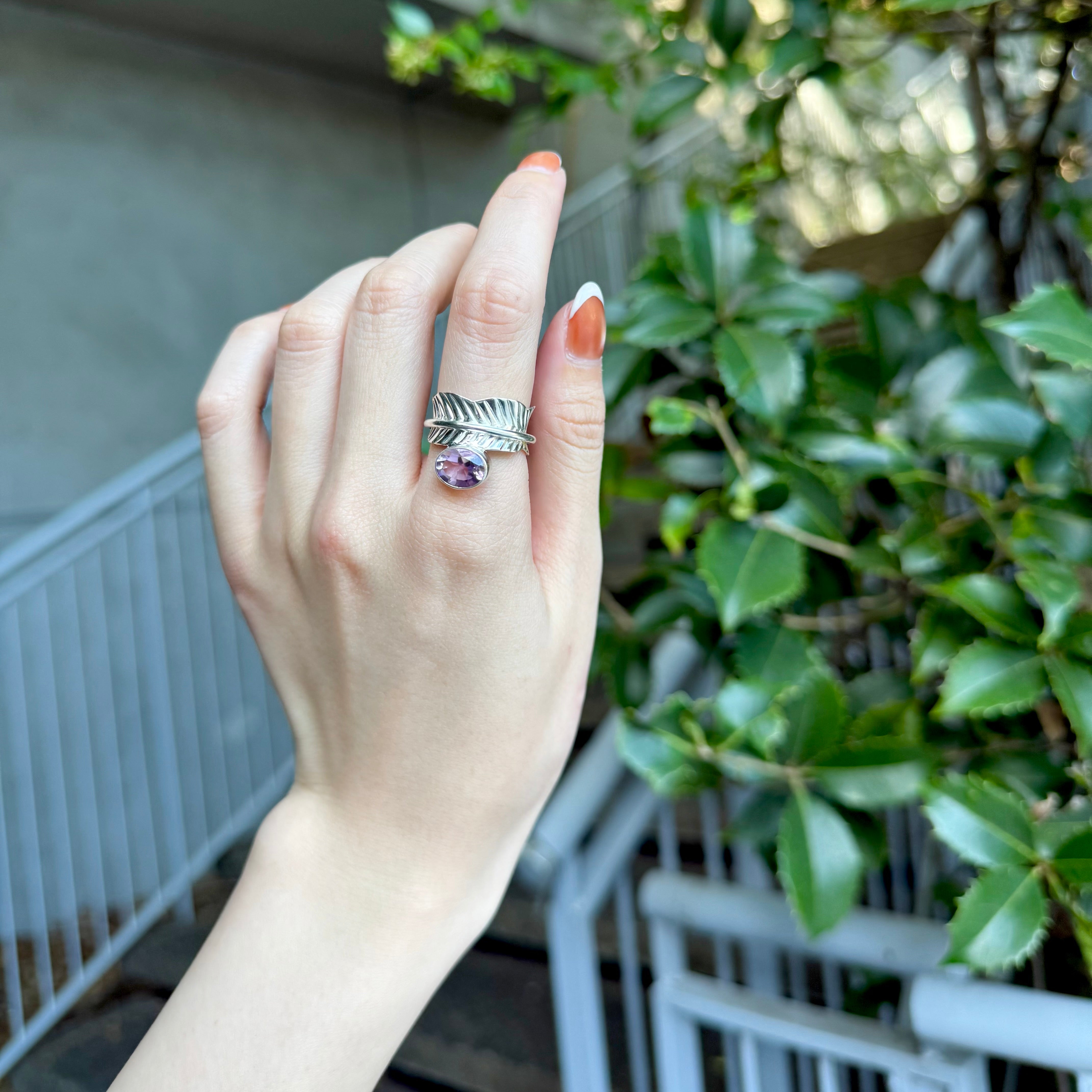 Feather × Stone Rolling ring – Biju mam