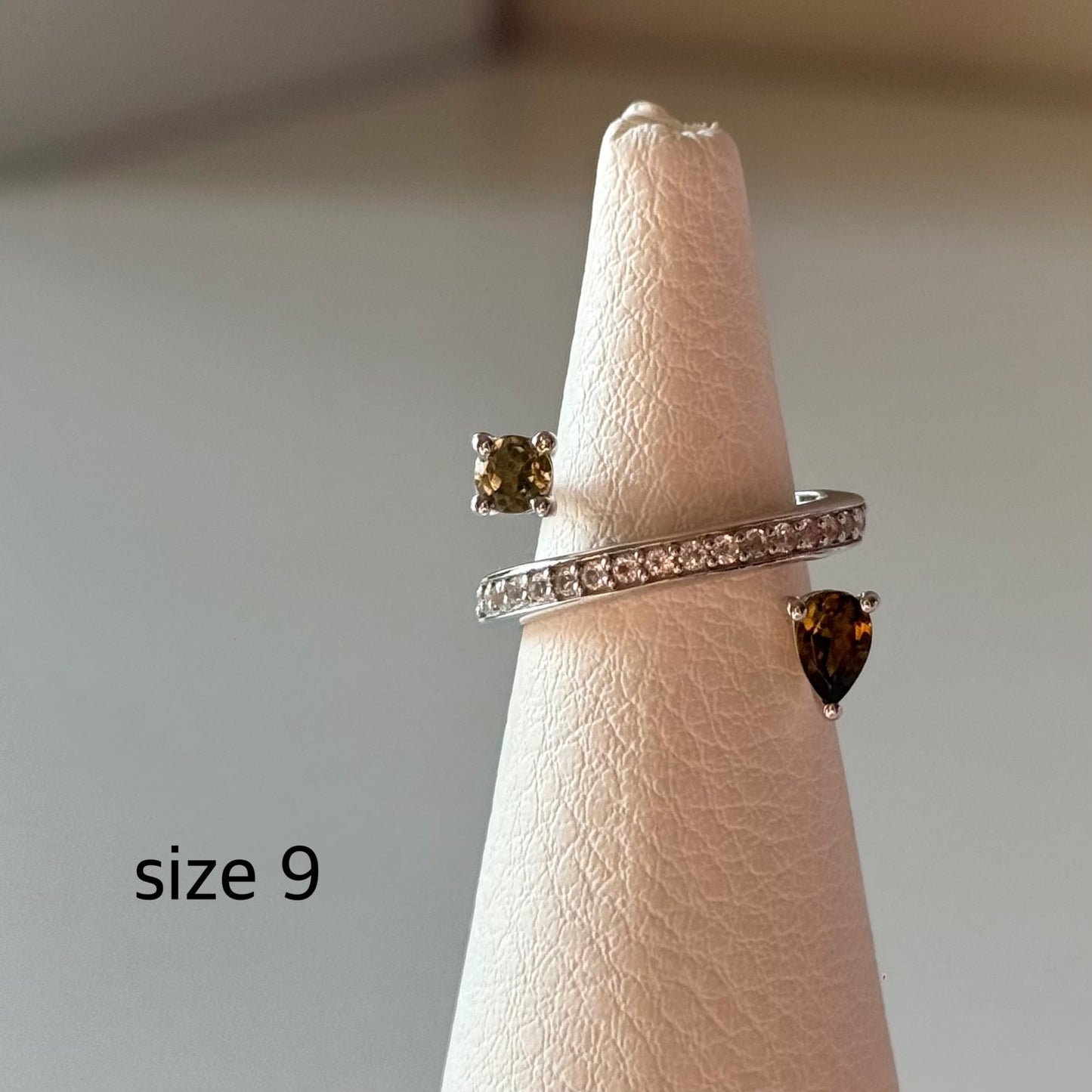 【Biju mam poco】Mulch tourmaline × white topaz ring